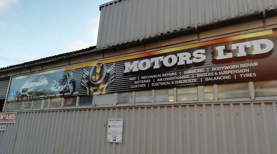 shop fascia's signage for auto repair | Deco Studio