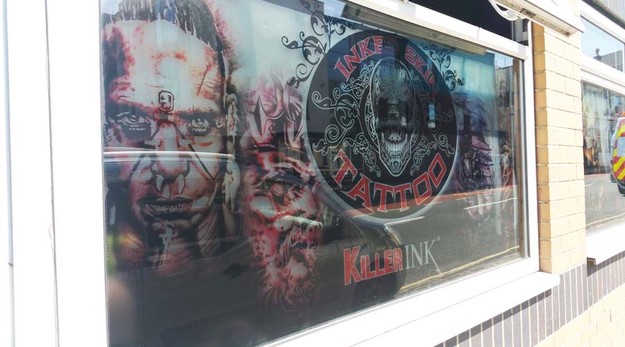 shop fascia's sign wallpaper for Inked skin tattoo | Deco Studio